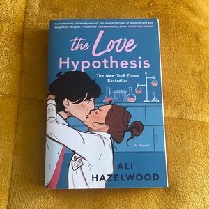 The love hypothesis book by Ali Hazelwood
